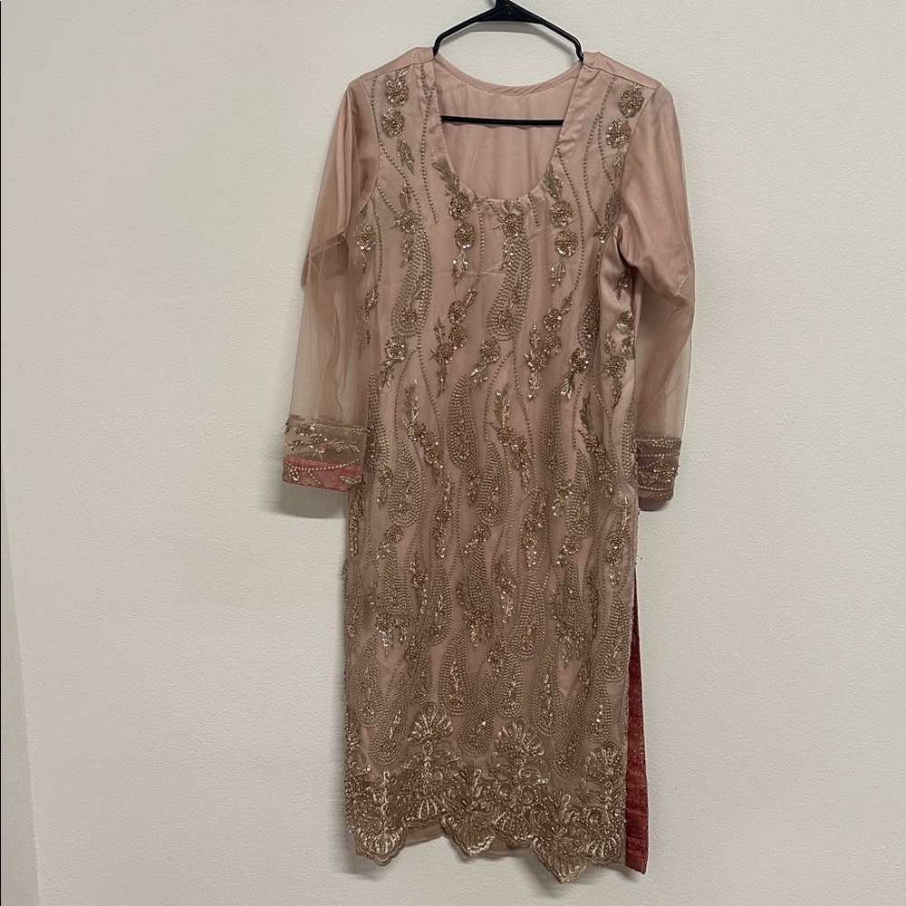 Salwar Kameez Women's Embroidered Peach and Gold Kurta - Picture 2 of 9